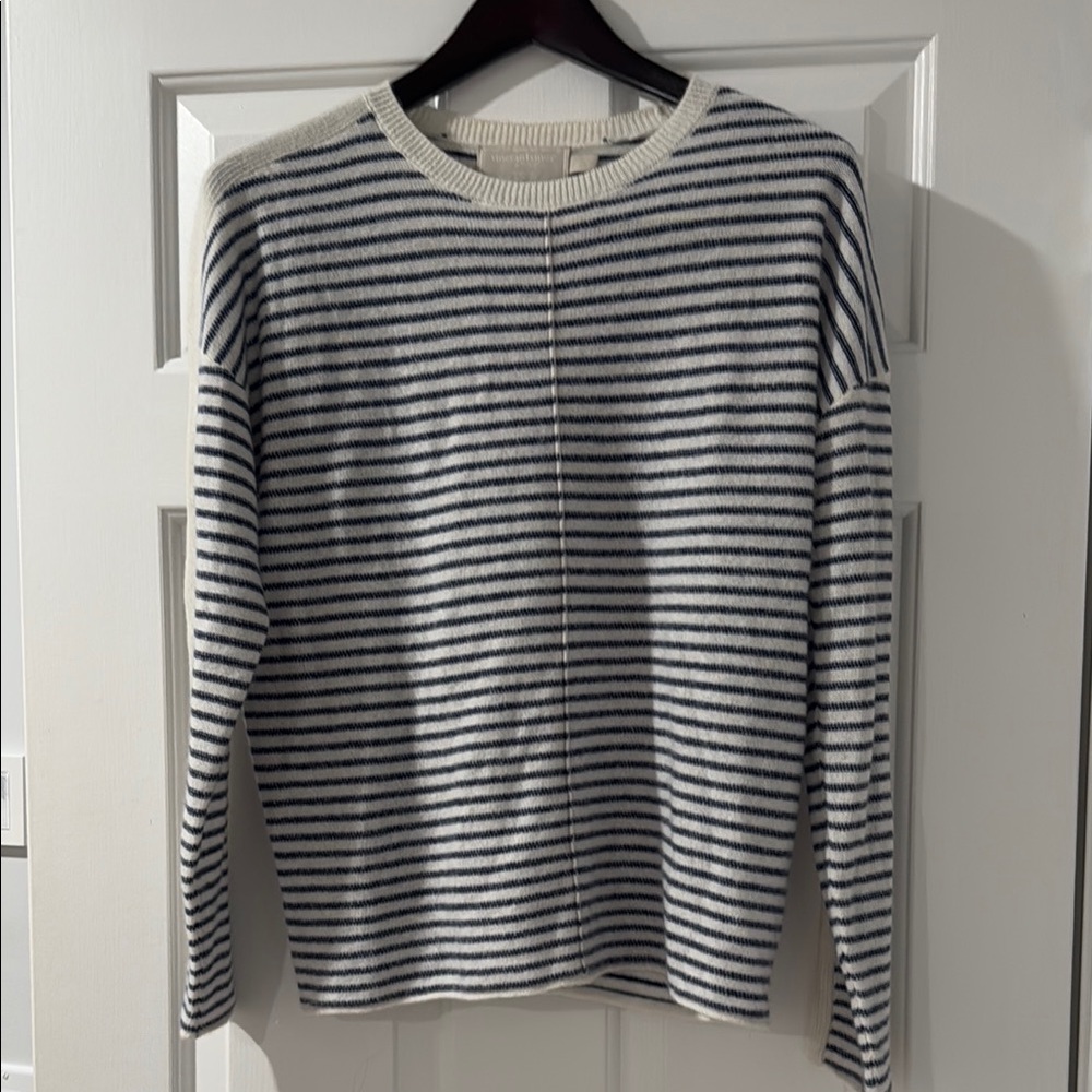 NWOT Vineyard Vines Navy and White Striped Women’s Cashmere Sweater